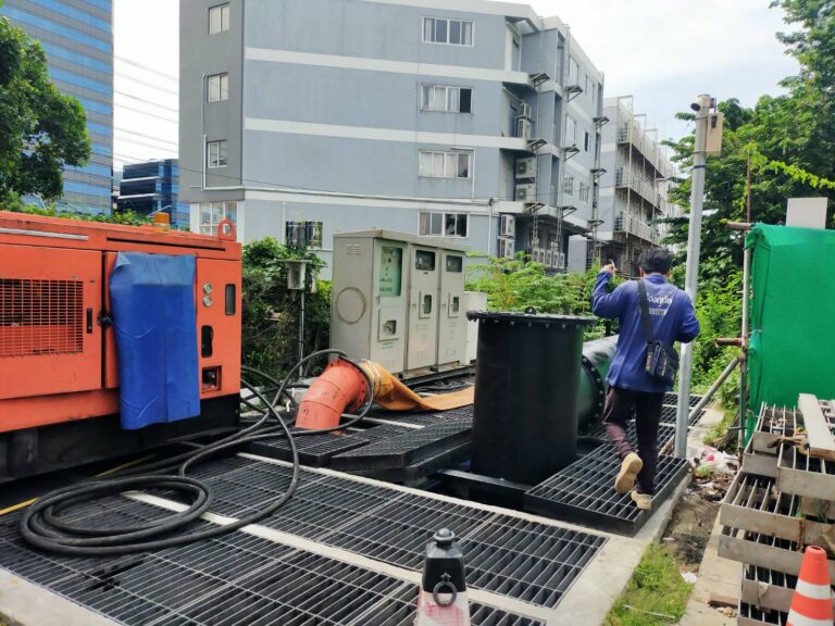 ท่อระบายน้ำบริเวณถนนรัชดาภิเษก